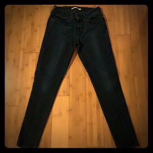 710 Super Skinny Levi’s